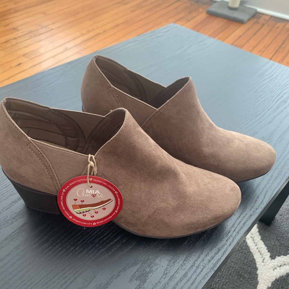 NEW MIA amore booties